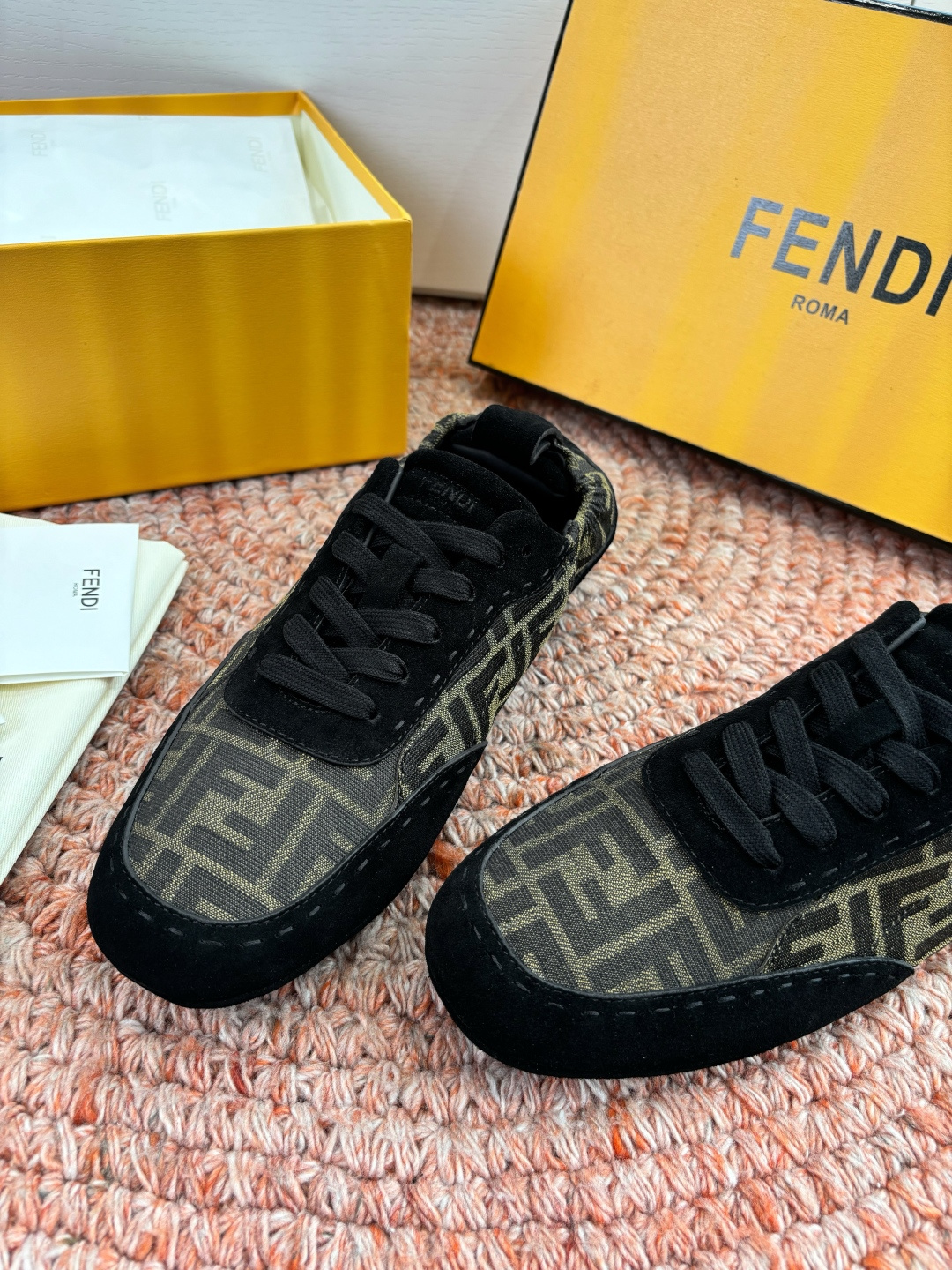 🌾G036Fendi芬迪 最新Fit系列 系带 松紧 芭蕾舞鞋 休闲鞋‼️ FENDI Fit系带低帮鞋