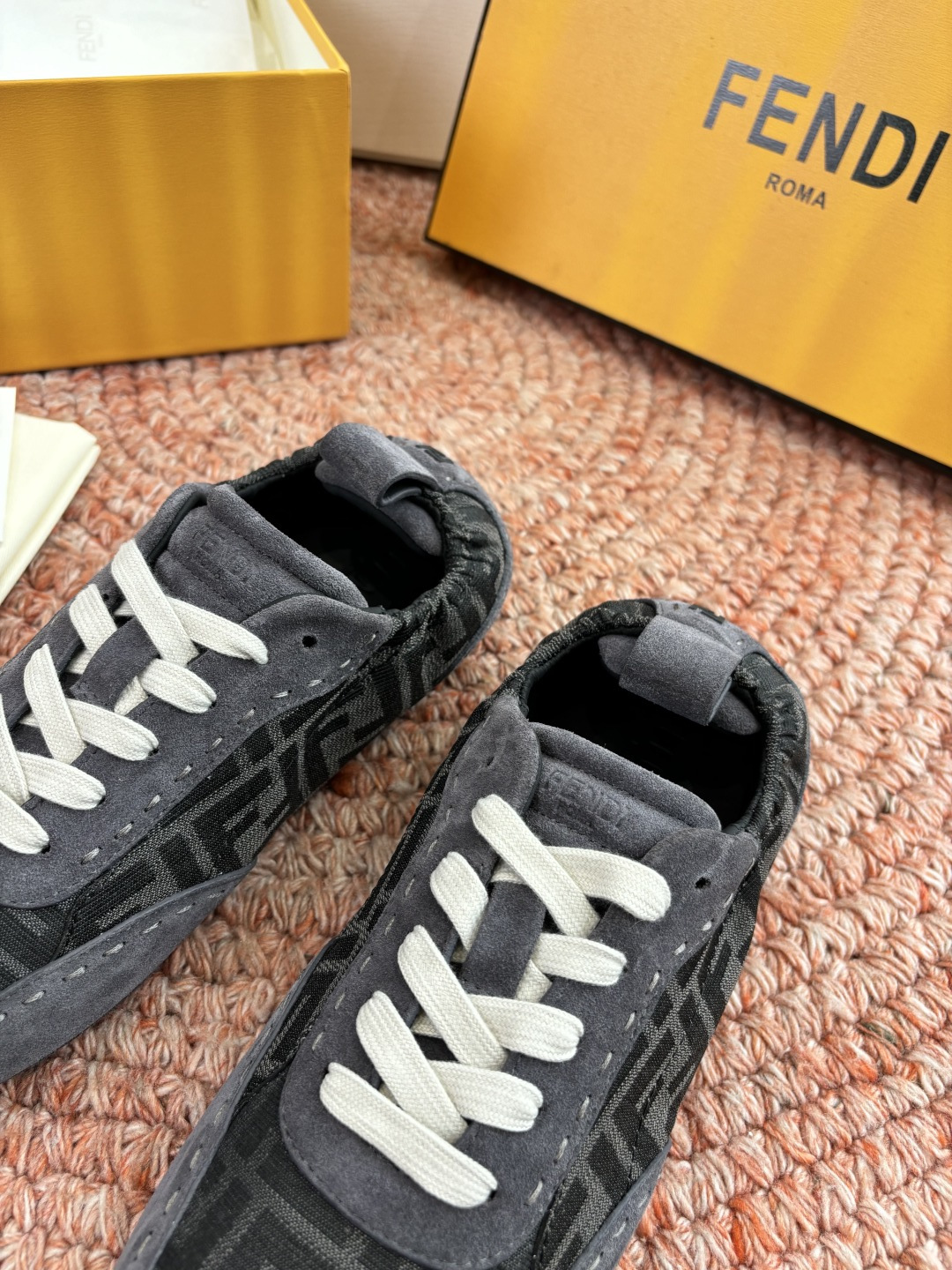 🌾G036Fendi芬迪 最新Fit系列 系带 松紧 芭蕾舞鞋 休闲鞋‼️ FENDI Fit系带低帮鞋