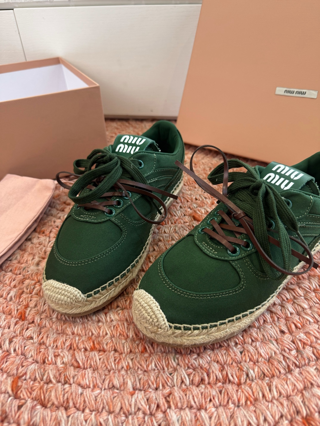 🌾G027顶级品质Miumiu 2026秋冬新款 编织麻绳渔夫鞋新走秀系列 经典升级 舒适度与时髦度并存