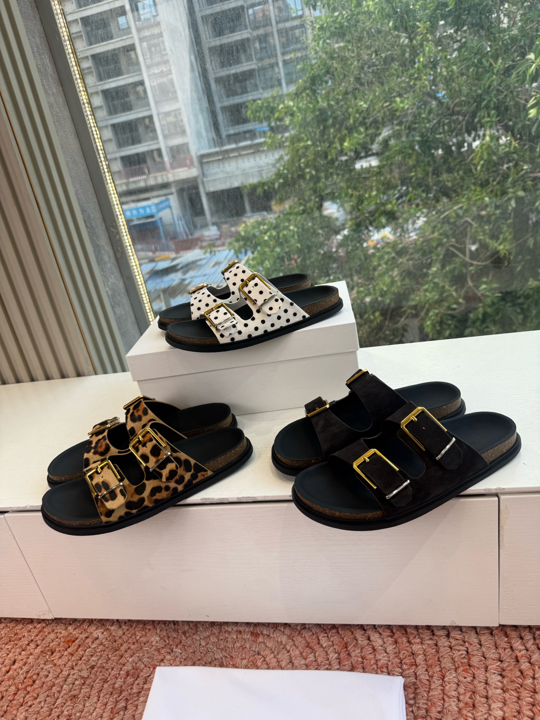 🌾所见即所得G187代购级别the ro沙滩拖鞋一定要收了它 有一丢高级又简约的感觉其实除了好看以外它的