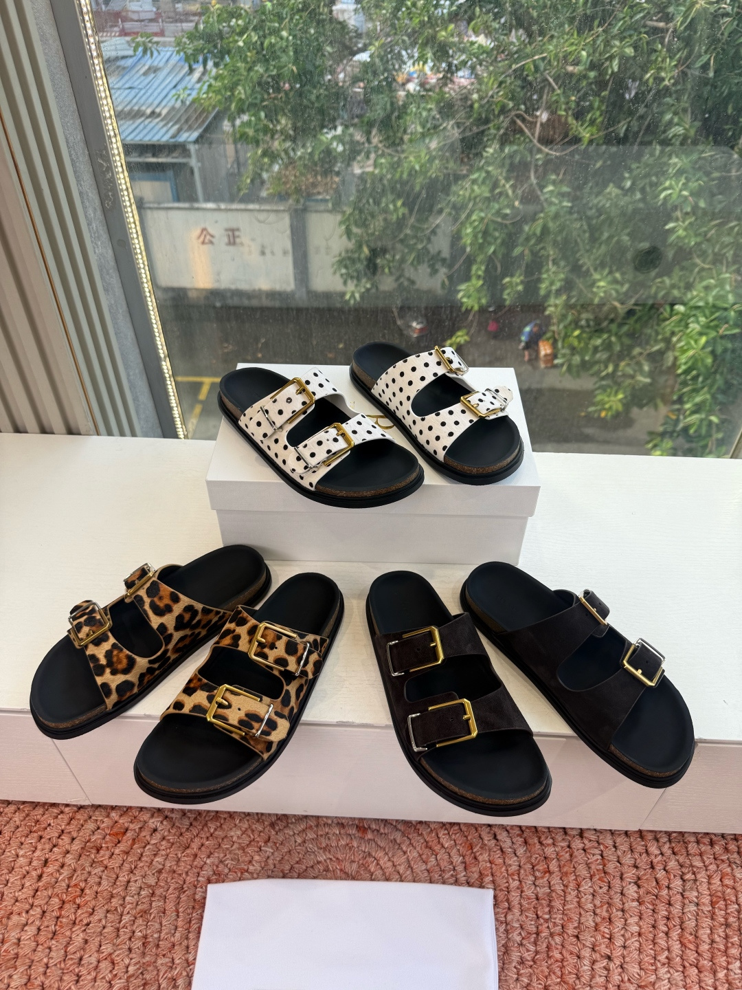 🌾所见即所得G187代购级别the ro沙滩拖鞋一定要收了它 有一丢高级又简约的感觉其实除了好看以外它的