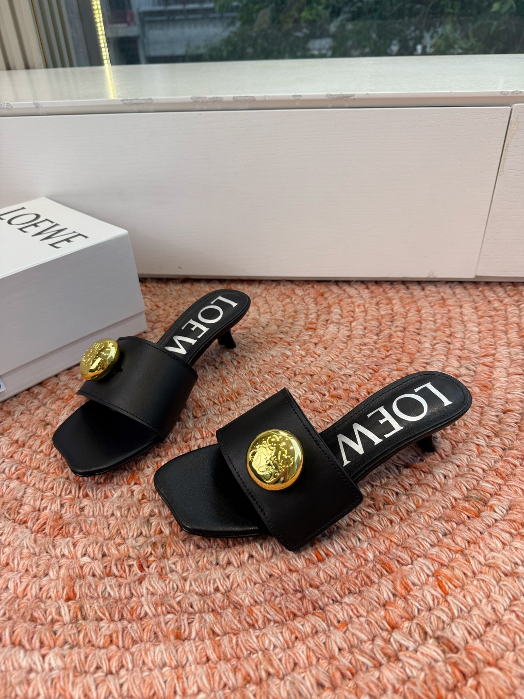 🌾G042顶级品质LOEWE 罗意威 法式复古感的拖鞋来啦！✔️饰以Anagram Pebble标志性元