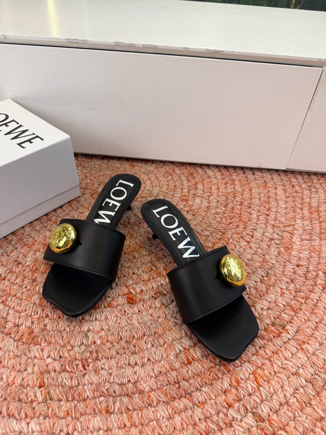 🌾G042顶级品质LOEWE 罗意威 法式复古感的拖鞋来啦！✔️饰以Anagram Pebble标志性元