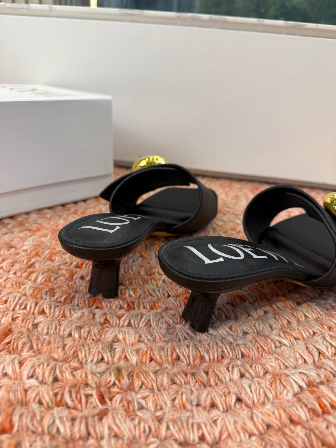 🌾G042顶级品质LOEWE 罗意威 法式复古感的拖鞋来啦！✔️饰以Anagram Pebble标志性元