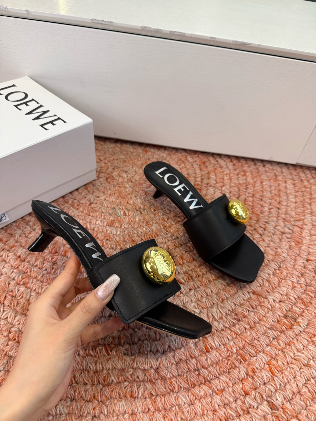 🌾G042顶级品质LOEWE 罗意威 法式复古感的拖鞋来啦！✔️饰以Anagram Pebble标志性元