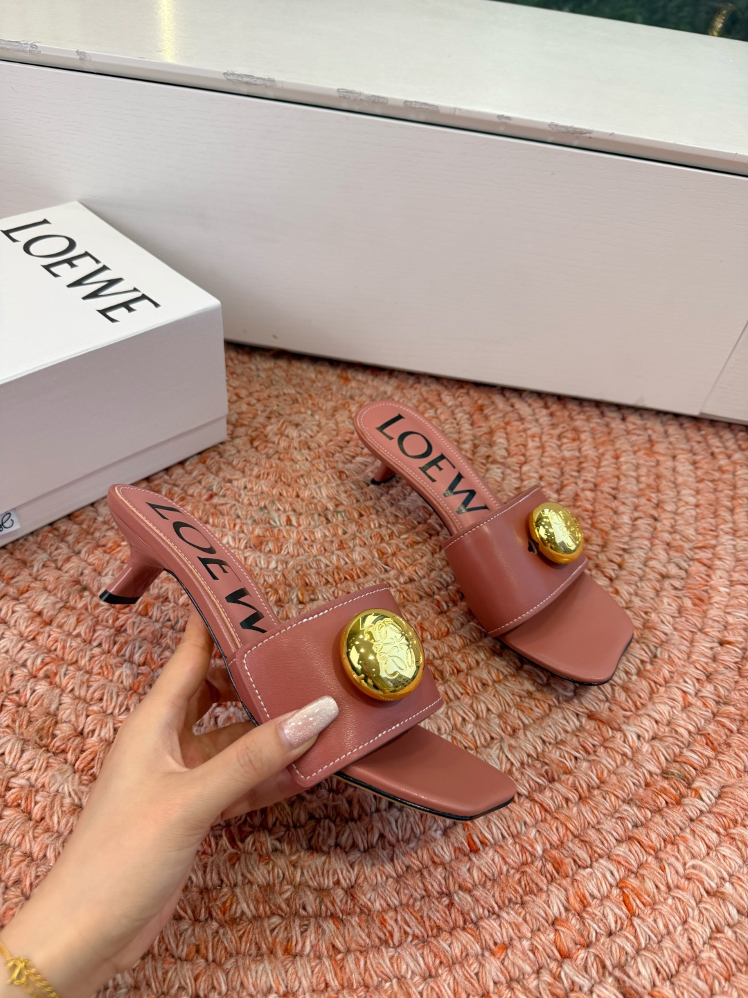 🌾G042顶级品质LOEWE 罗意威 法式复古感的拖鞋来啦！✔️饰以Anagram Pebble标志性元