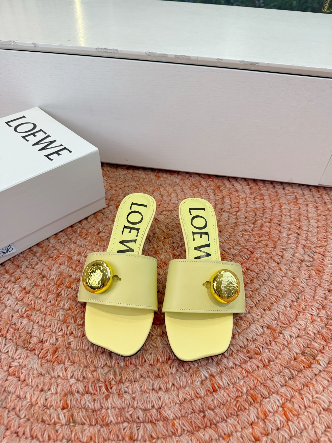 🌾G042顶级品质LOEWE 罗意威 法式复古感的拖鞋来啦！✔️饰以Anagram Pebble标志性元