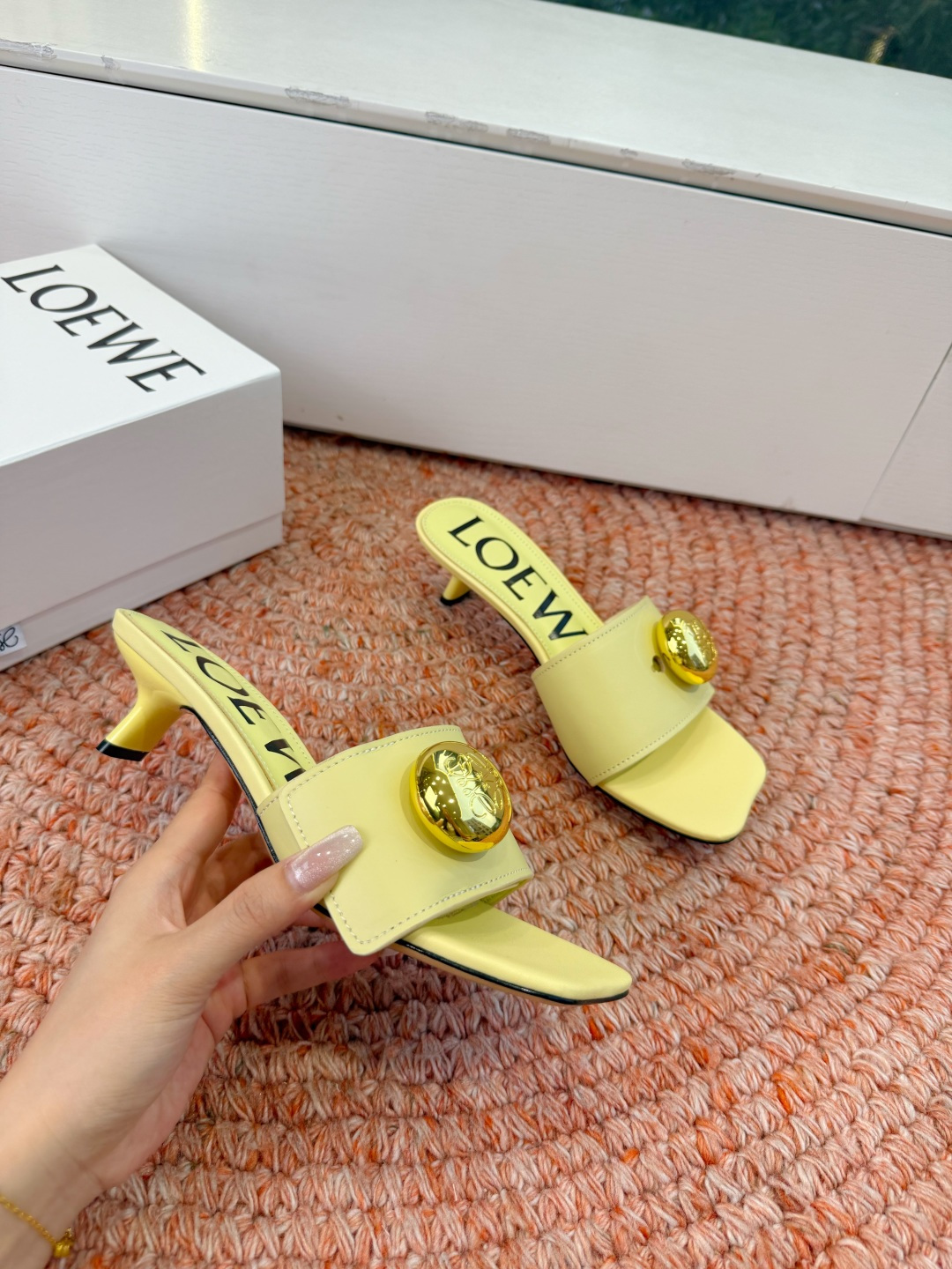 🌾G042顶级品质LOEWE 罗意威 法式复古感的拖鞋来啦！✔️饰以Anagram Pebble标志性元