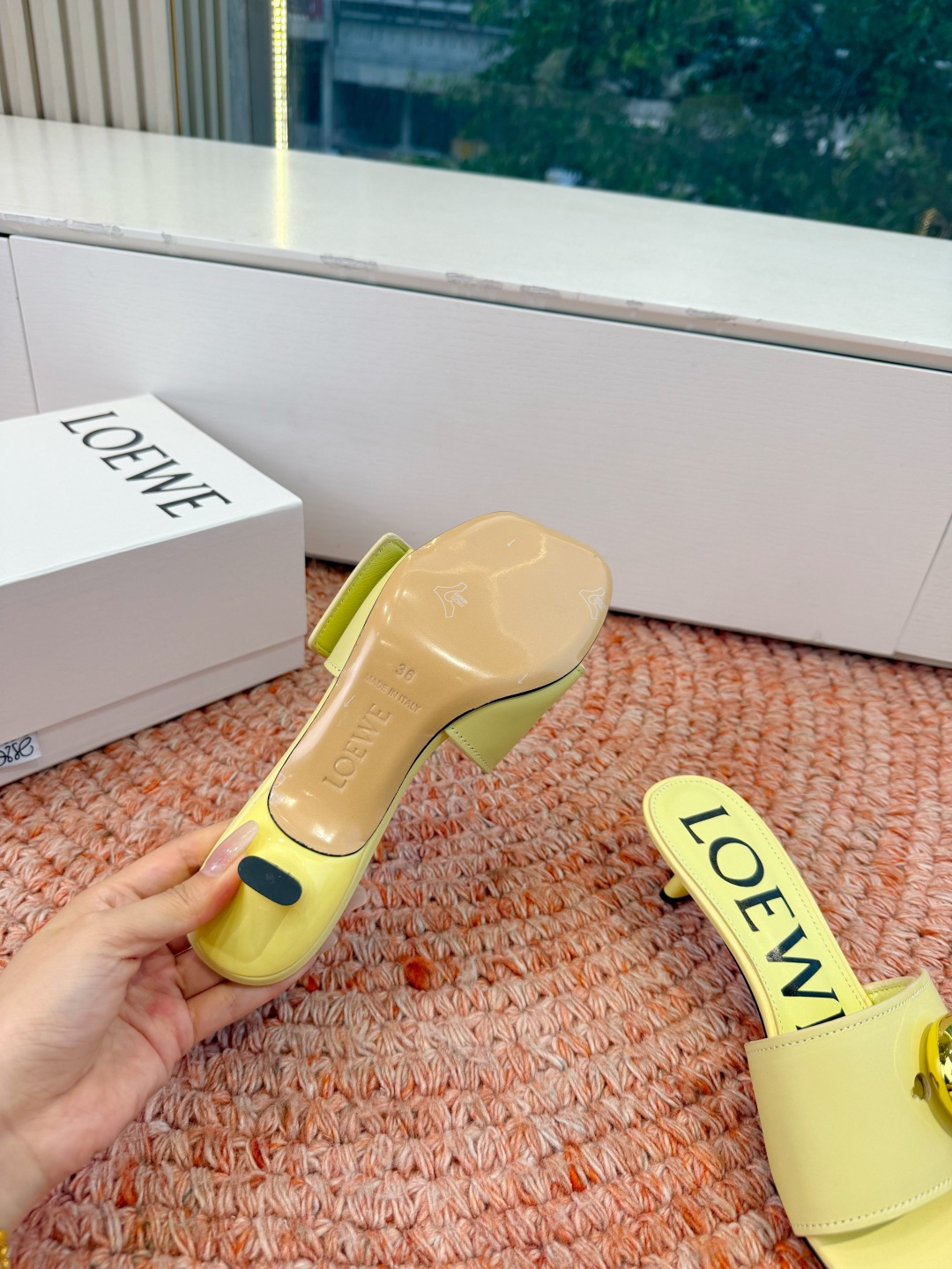 🌾G042顶级品质LOEWE 罗意威 法式复古感的拖鞋来啦！✔️饰以Anagram Pebble标志性元