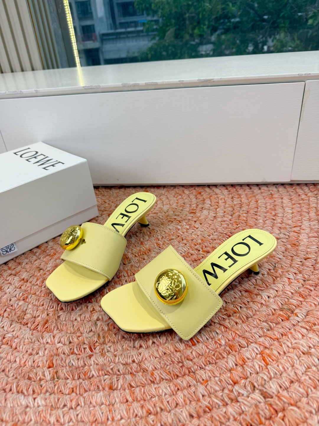 🌾G042顶级品质LOEWE 罗意威 法式复古感的拖鞋来啦！✔️饰以Anagram Pebble标志性元