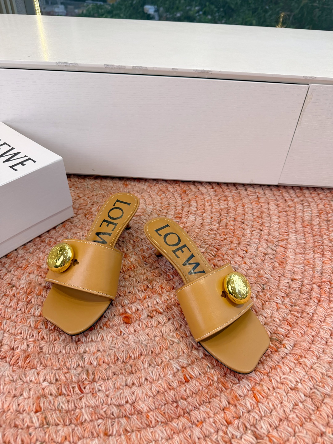🌾G042顶级品质LOEWE 罗意威 法式复古感的拖鞋来啦！✔️饰以Anagram Pebble标志性元