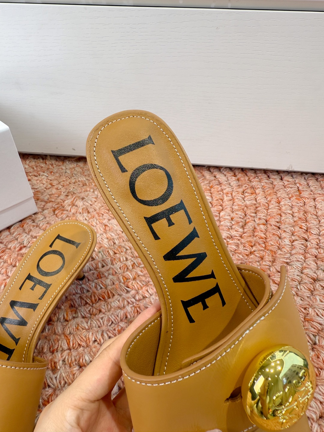 🌾G042顶级品质LOEWE 罗意威 法式复古感的拖鞋来啦！✔️饰以Anagram Pebble标志性元