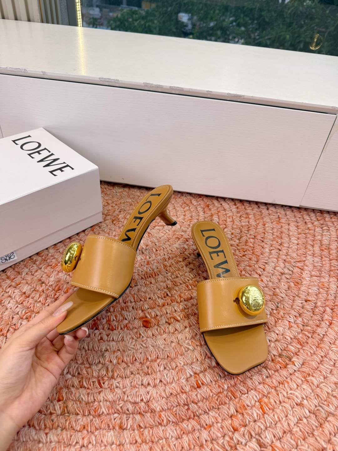 🌾G042顶级品质LOEWE 罗意威 法式复古感的拖鞋来啦！✔️饰以Anagram Pebble标志性元