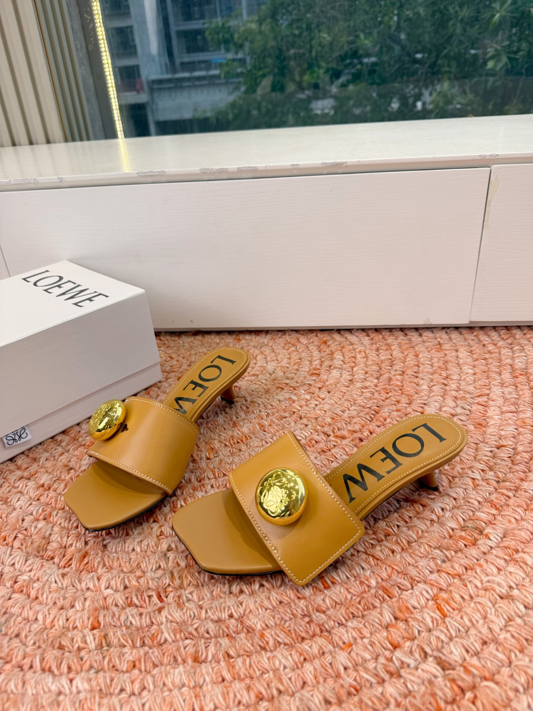 🌾G042顶级品质LOEWE 罗意威 法式复古感的拖鞋来啦！✔️饰以Anagram Pebble标志性元