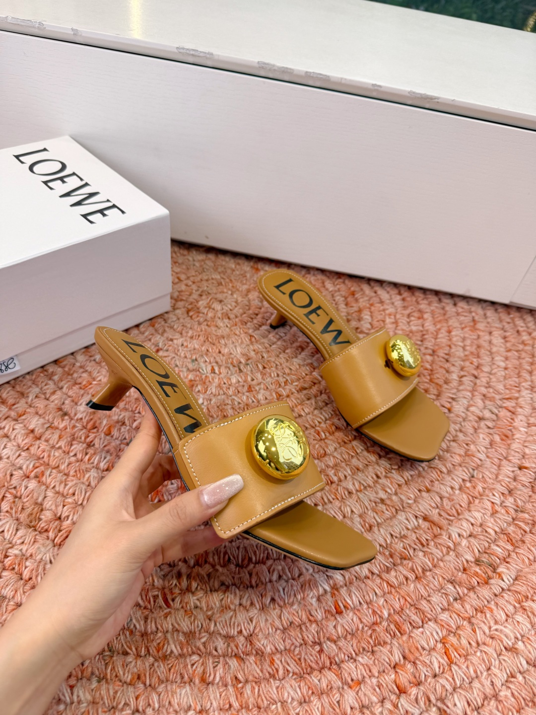 🌾G042顶级品质LOEWE 罗意威 法式复古感的拖鞋来啦！✔️饰以Anagram Pebble标志性元