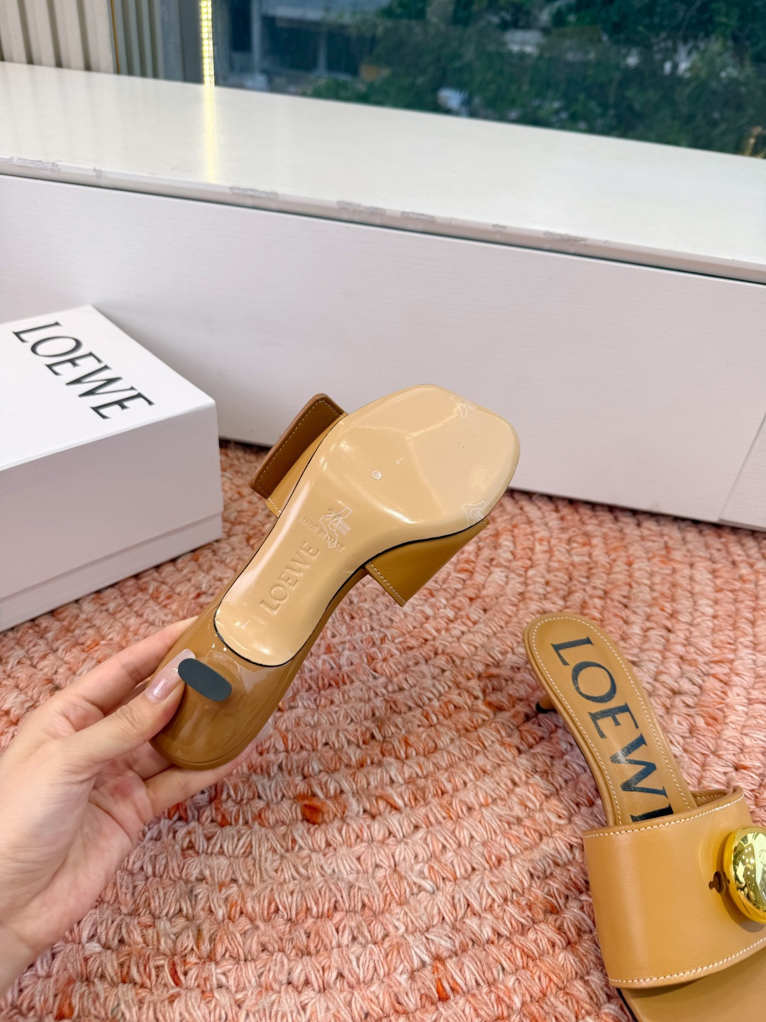 🌾G042顶级品质LOEWE 罗意威 法式复古感的拖鞋来啦！✔️饰以Anagram Pebble标志性元