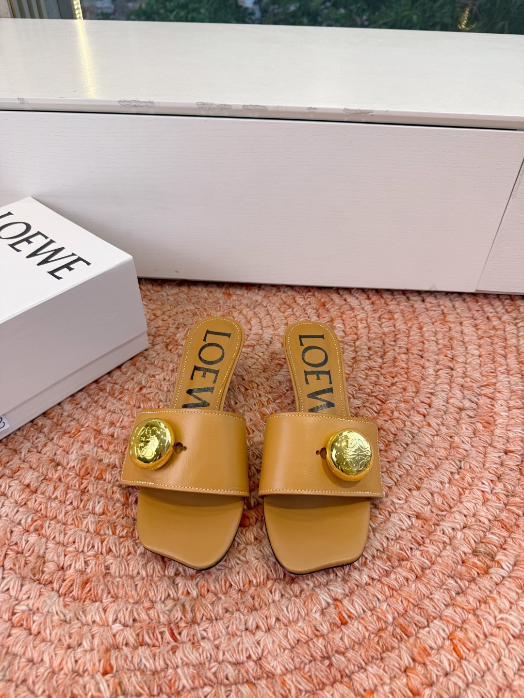 🌾G042顶级品质LOEWE 罗意威 法式复古感的拖鞋来啦！✔️饰以Anagram Pebble标志性元