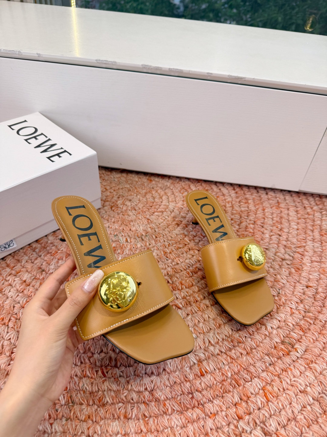 🌾G042顶级品质LOEWE 罗意威 法式复古感的拖鞋来啦！✔️饰以Anagram Pebble标志性元