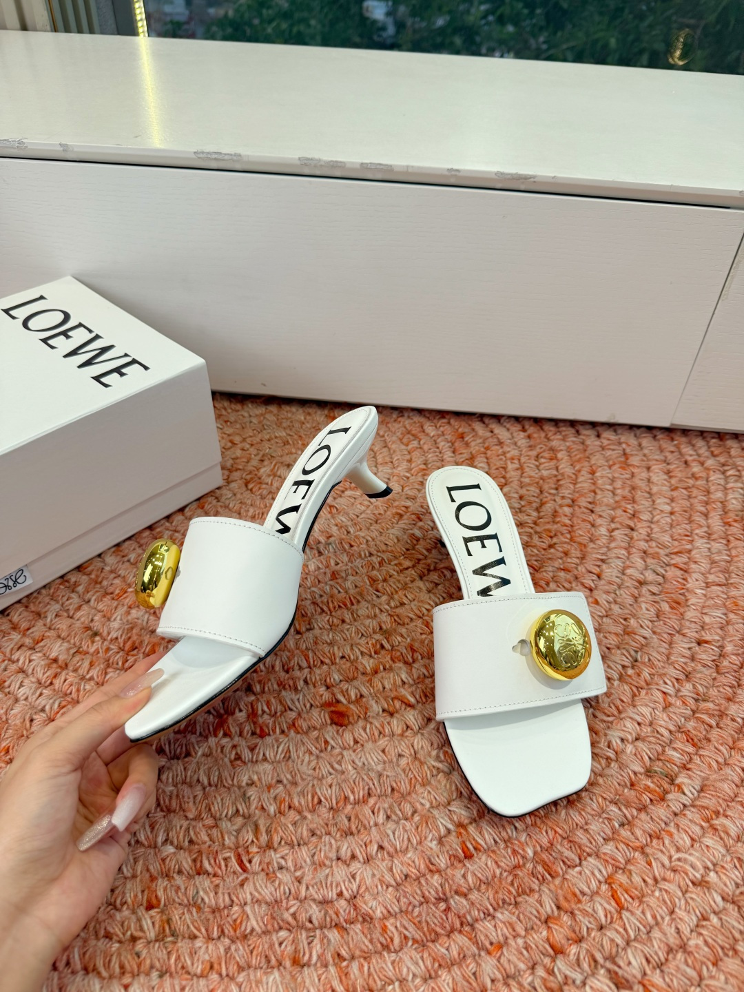 🌾G042顶级品质LOEWE 罗意威 法式复古感的拖鞋来啦！✔️饰以Anagram Pebble标志性元