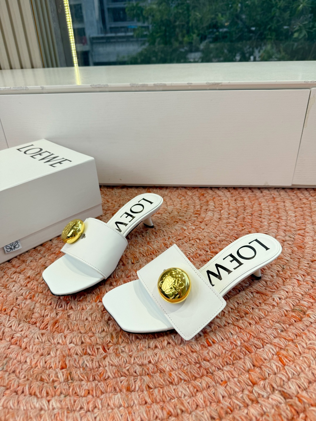 🌾G042顶级品质LOEWE 罗意威 法式复古感的拖鞋来啦！✔️饰以Anagram Pebble标志性元