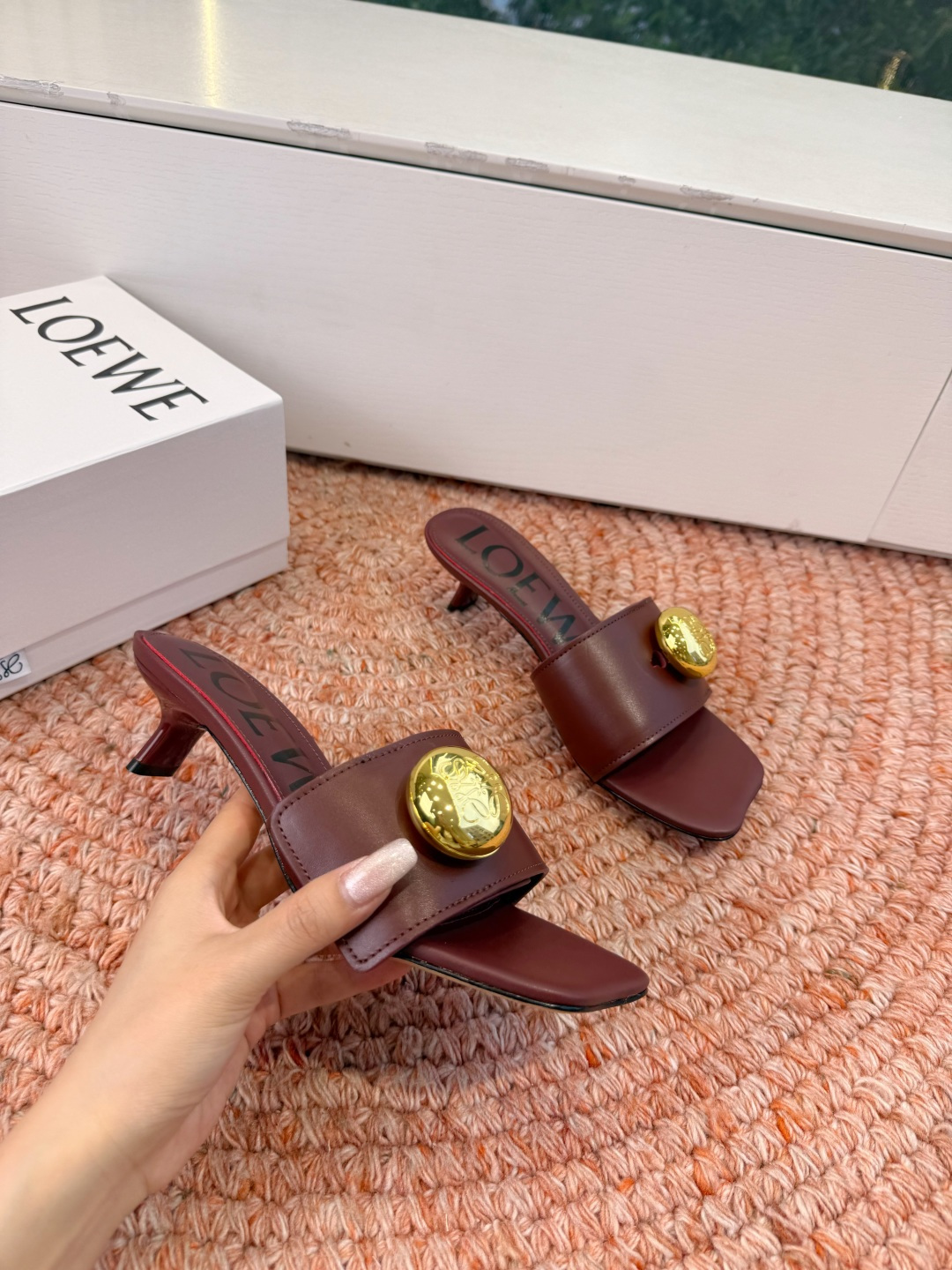 🌾G042顶级品质LOEWE 罗意威 法式复古感的拖鞋来啦！✔️饰以Anagram Pebble标志性元