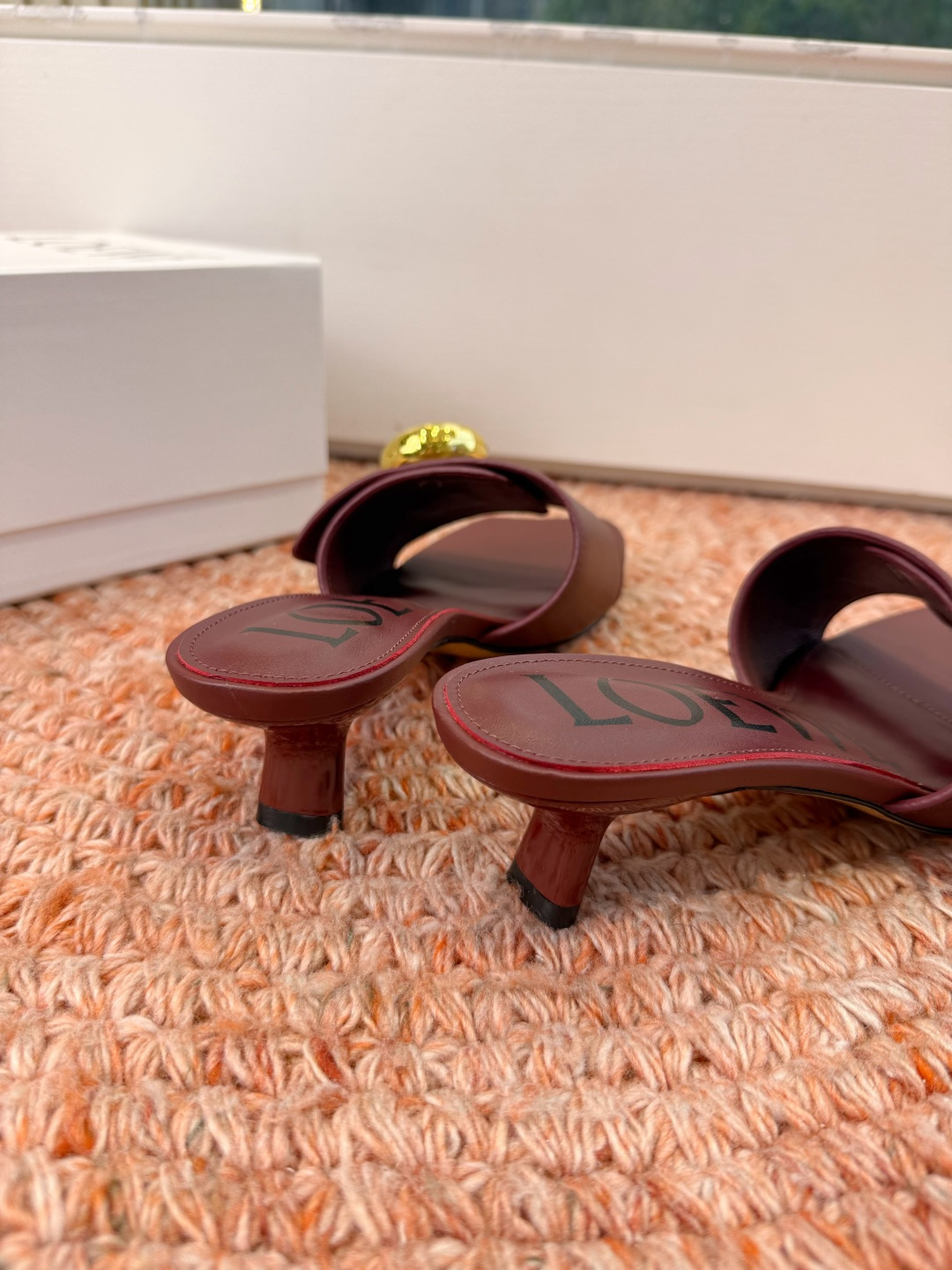 🌾G042顶级品质LOEWE 罗意威 法式复古感的拖鞋来啦！✔️饰以Anagram Pebble标志性元