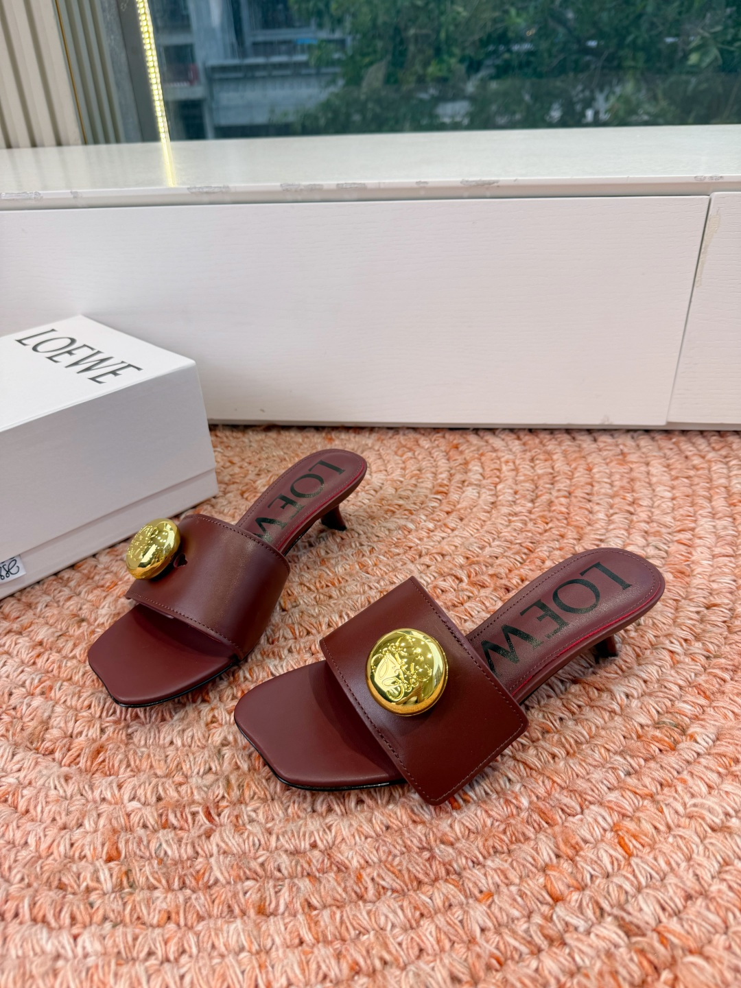 🌾G042顶级品质LOEWE 罗意威 法式复古感的拖鞋来啦！✔️饰以Anagram Pebble标志性元