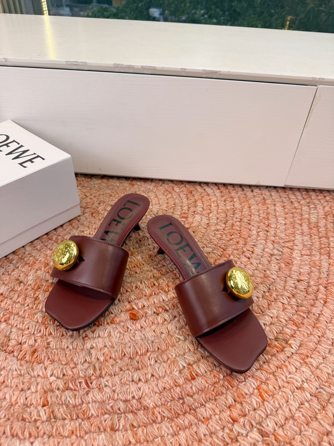 🌾G042顶级品质LOEWE 罗意威 法式复古感的拖鞋来啦！✔️饰以Anagram Pebble标志性元