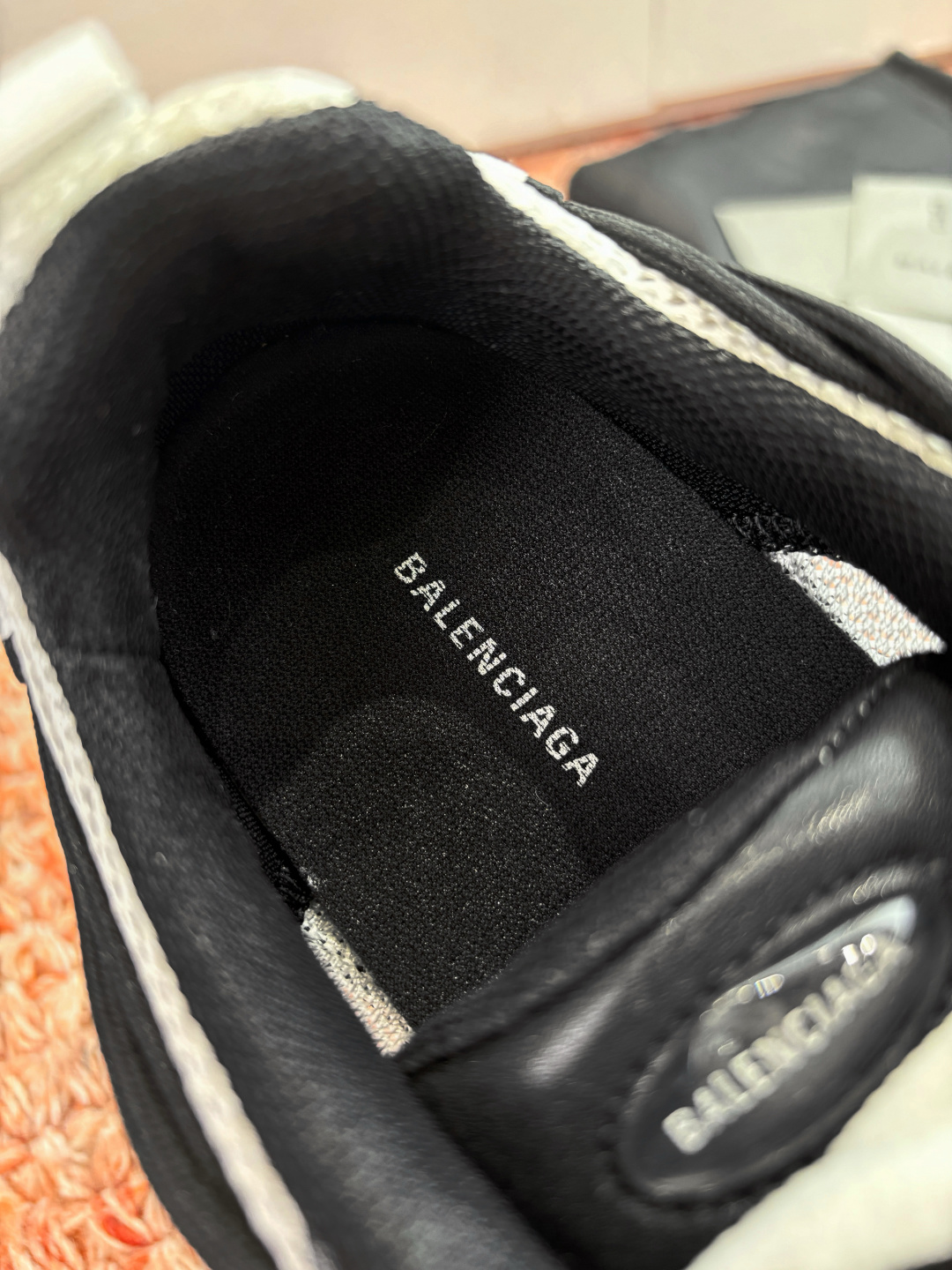 🌾G177顶级巴黎世家：从3XL到薄底鞋随Loewe、Bottega Veneta之后，我注意到Bale