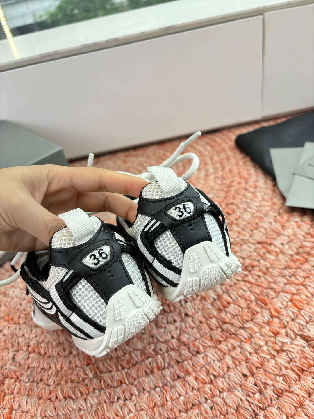 🌾G177顶级巴黎世家：从3XL到薄底鞋随Loewe、Bottega Veneta之后，我注意到Bale