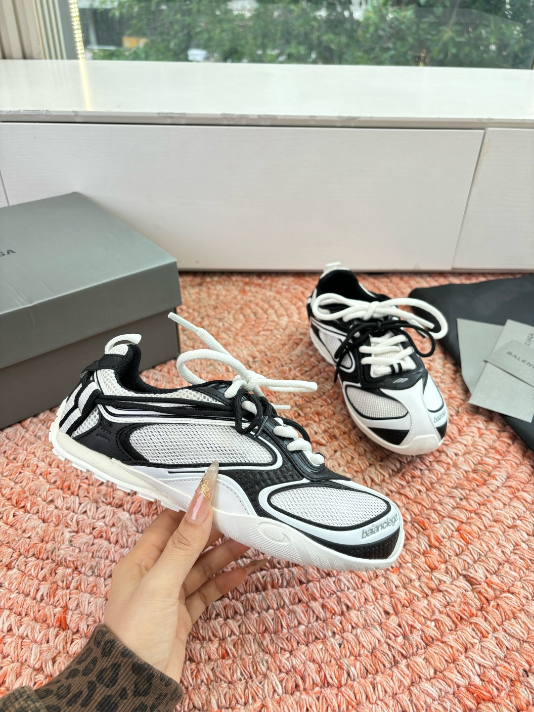 🌾G177顶级巴黎世家：从3XL到薄底鞋随Loewe、Bottega Veneta之后，我注意到Bale