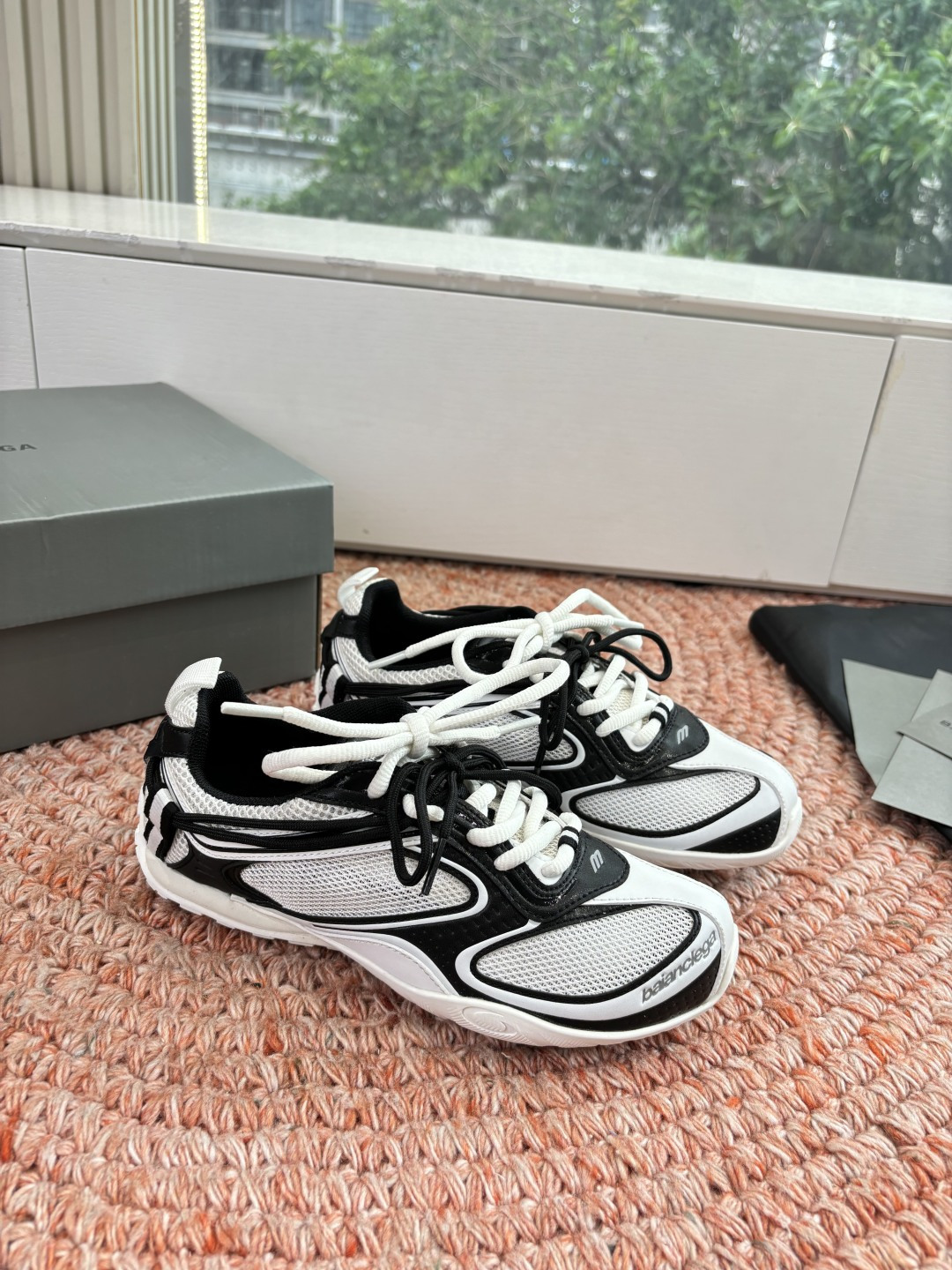 🌾G177顶级巴黎世家：从3XL到薄底鞋随Loewe、Bottega Veneta之后，我注意到Bale