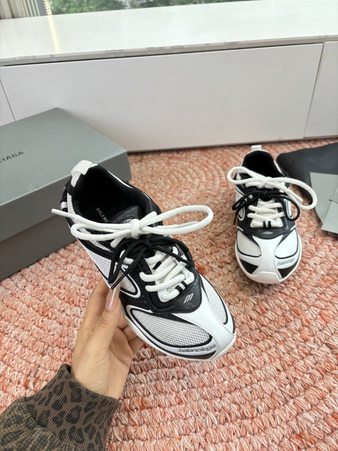 🌾G177顶级巴黎世家：从3XL到薄底鞋随Loewe、Bottega Veneta之后，我注意到Bale