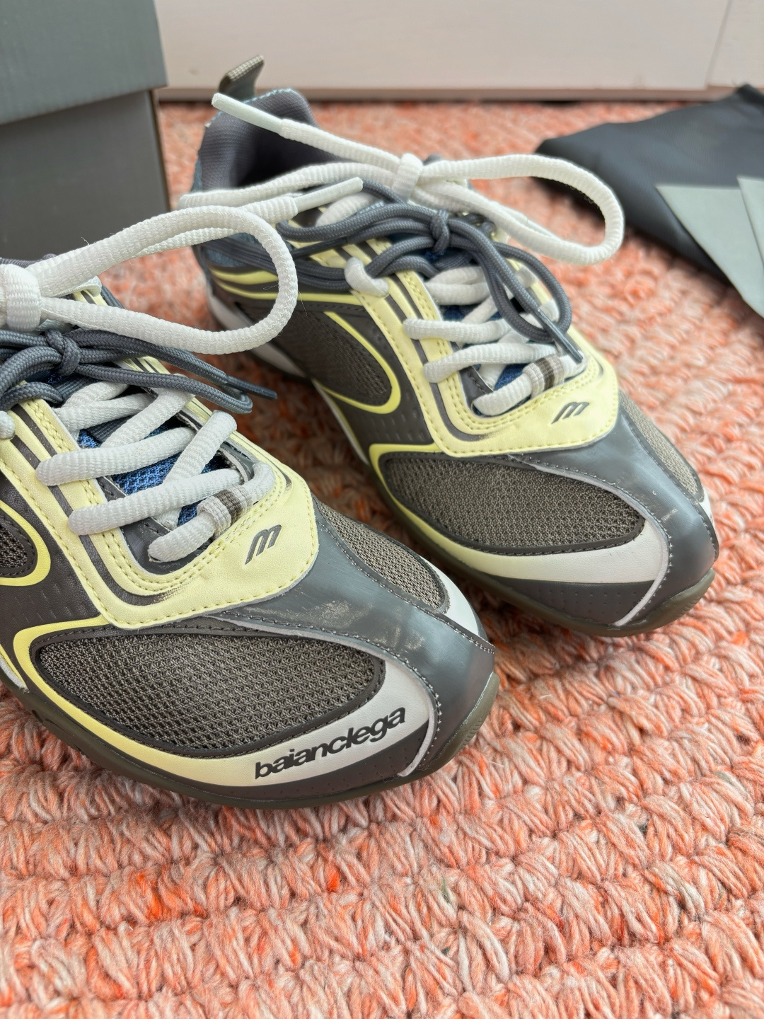 🌾G177顶级巴黎世家：从3XL到薄底鞋随Loewe、Bottega Veneta之后，我注意到Bale