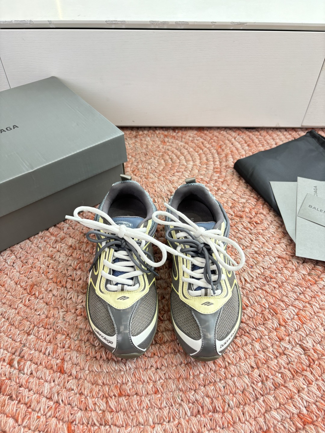 🌾G177顶级巴黎世家：从3XL到薄底鞋随Loewe、Bottega Veneta之后，我注意到Bale