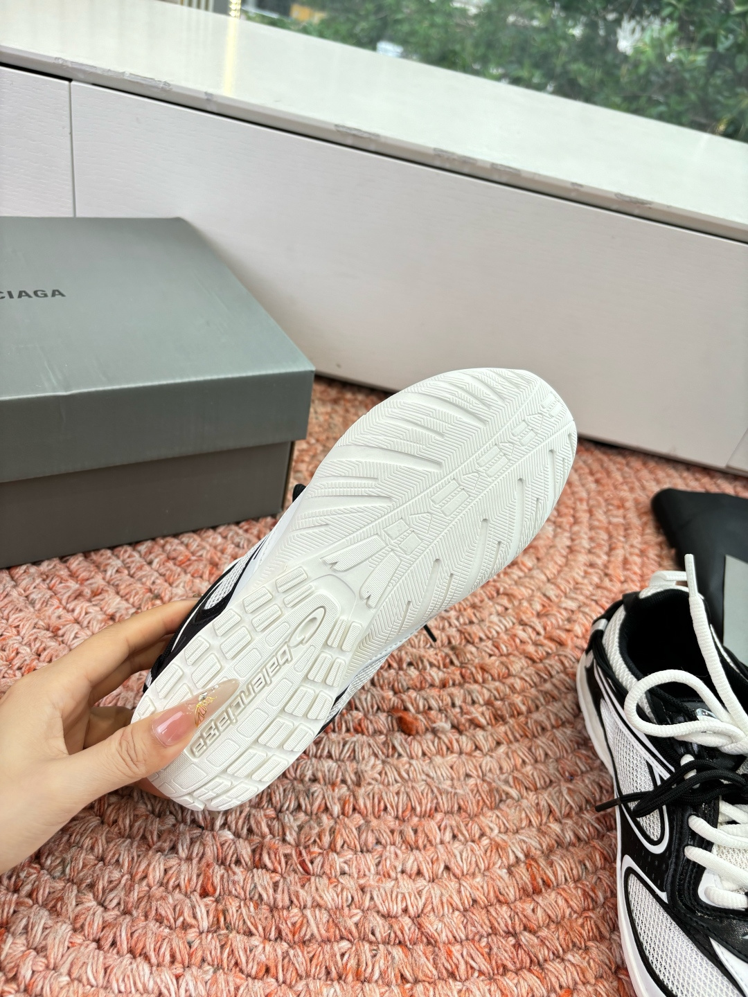 🌾G177顶级巴黎世家：从3XL到薄底鞋随Loewe、Bottega Veneta之后，我注意到Bale