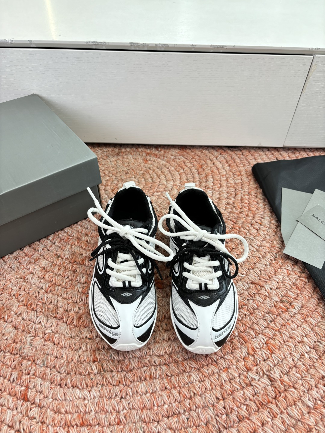 🌾G177顶级巴黎世家：从3XL到薄底鞋随Loewe、Bottega Veneta之后，我注意到Bale