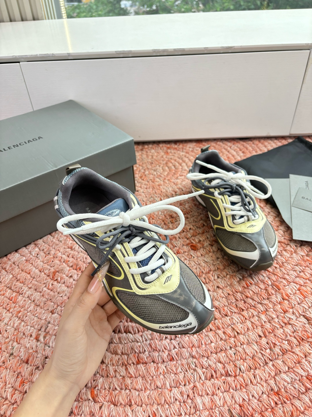 🌾G177顶级巴黎世家：从3XL到薄底鞋随Loewe、Bottega Veneta之后，我注意到Bale