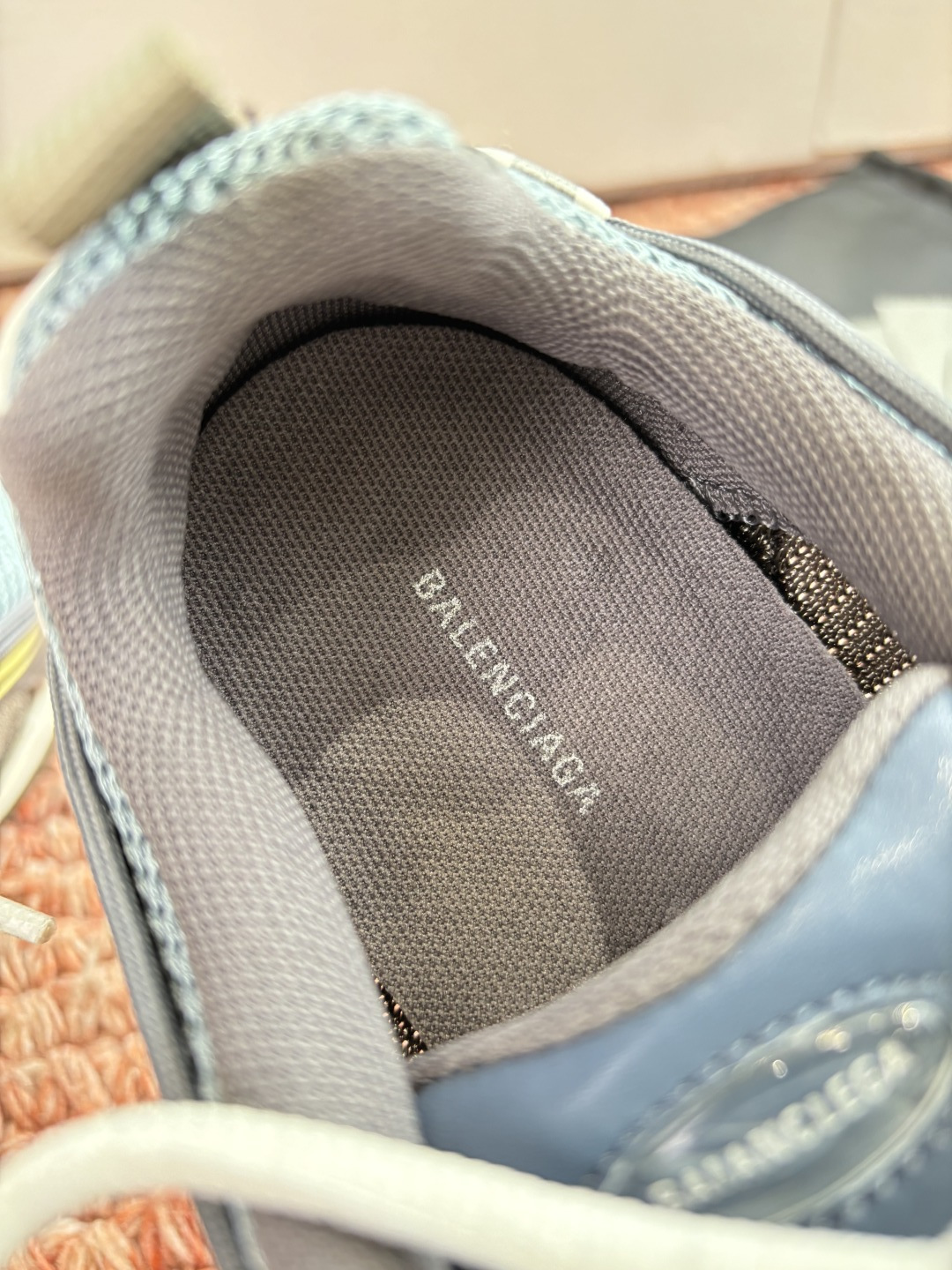 🌾G177顶级巴黎世家：从3XL到薄底鞋随Loewe、Bottega Veneta之后，我注意到Bale