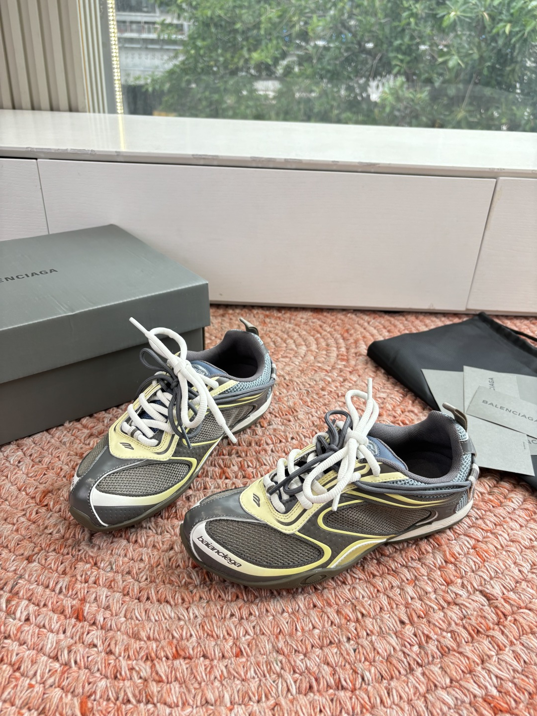 🌾G177顶级巴黎世家：从3XL到薄底鞋随Loewe、Bottega Veneta之后，我注意到Bale