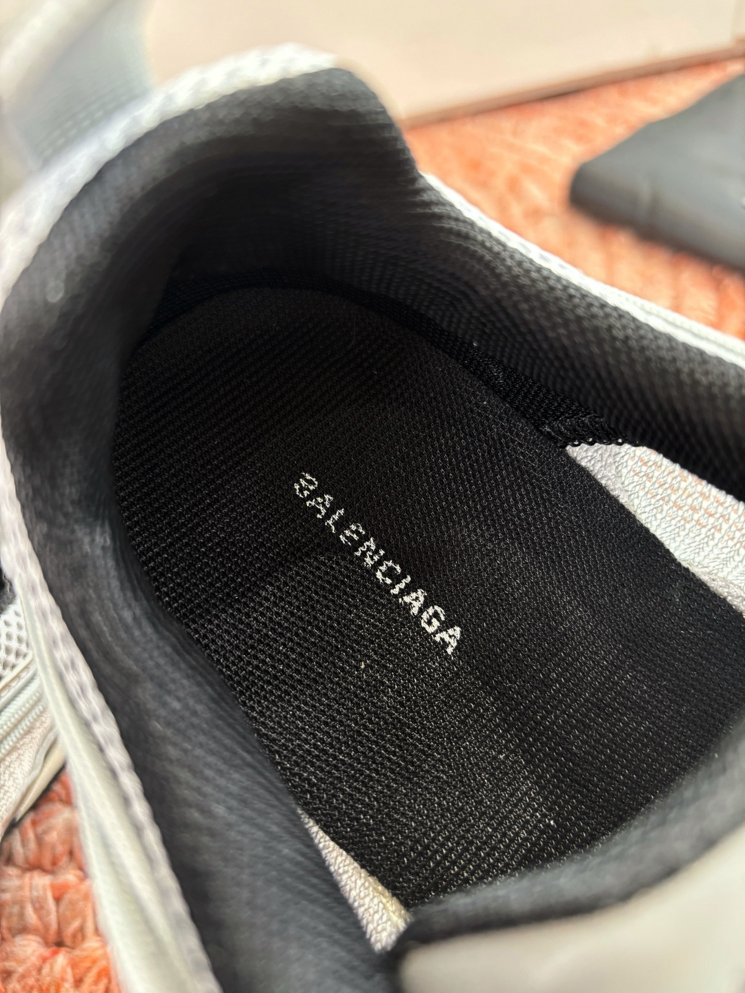 🌾G177顶级巴黎世家：从3XL到薄底鞋随Loewe、Bottega Veneta之后，我注意到Bale