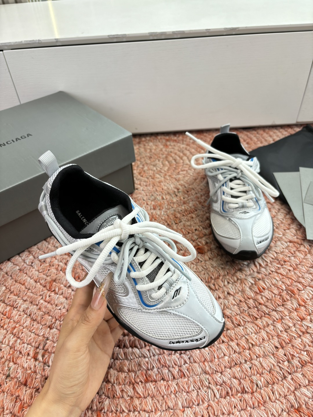 🌾G177顶级巴黎世家：从3XL到薄底鞋随Loewe、Bottega Veneta之后，我注意到Bale