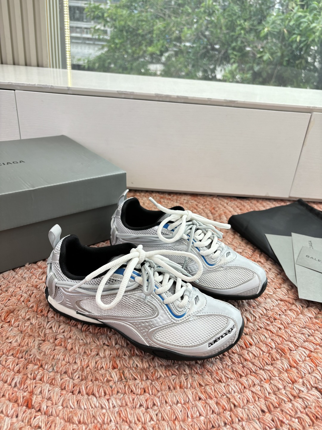 🌾G177顶级巴黎世家：从3XL到薄底鞋随Loewe、Bottega Veneta之后，我注意到Bale