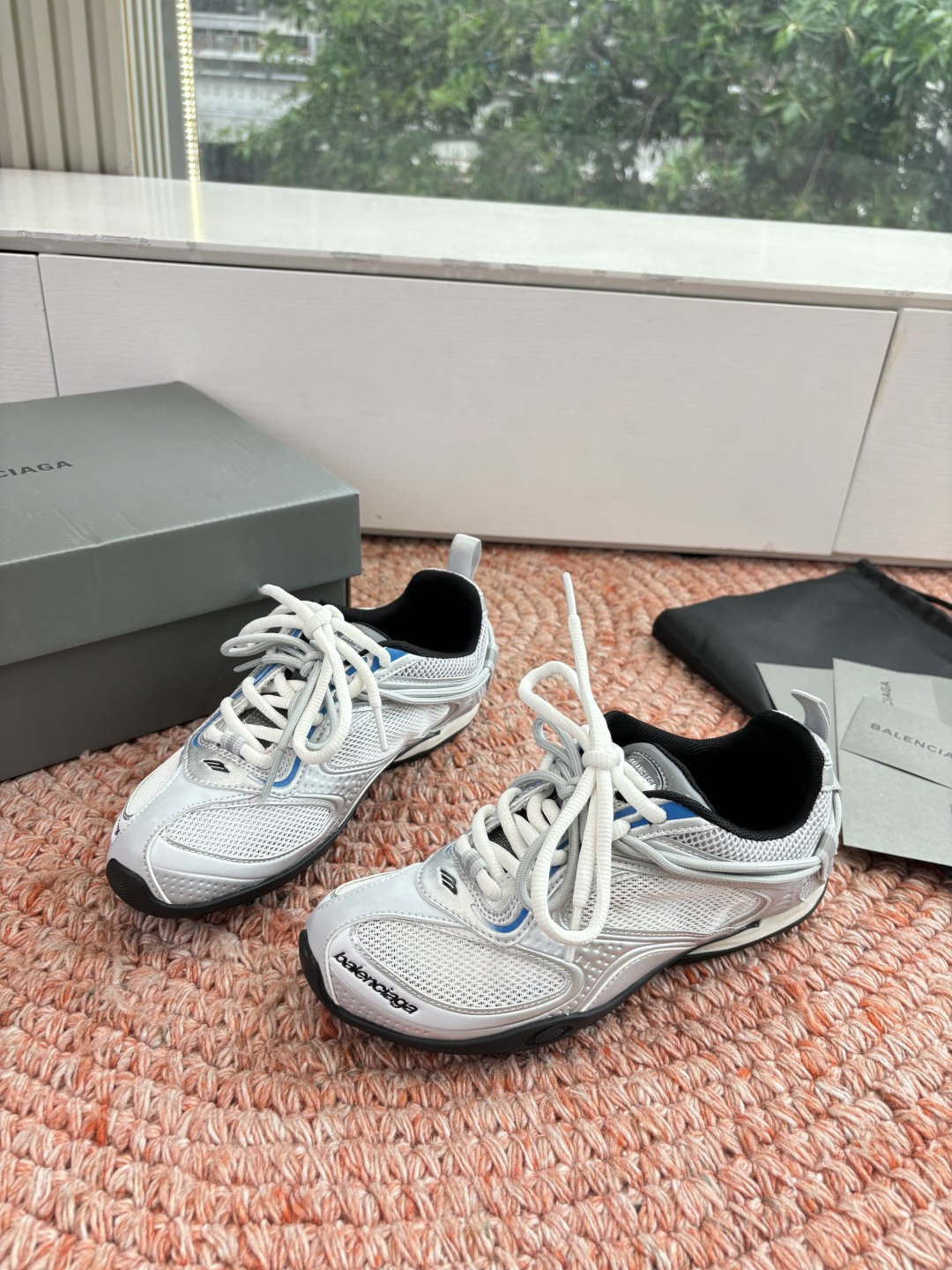 🌾G177顶级巴黎世家：从3XL到薄底鞋随Loewe、Bottega Veneta之后，我注意到Bale