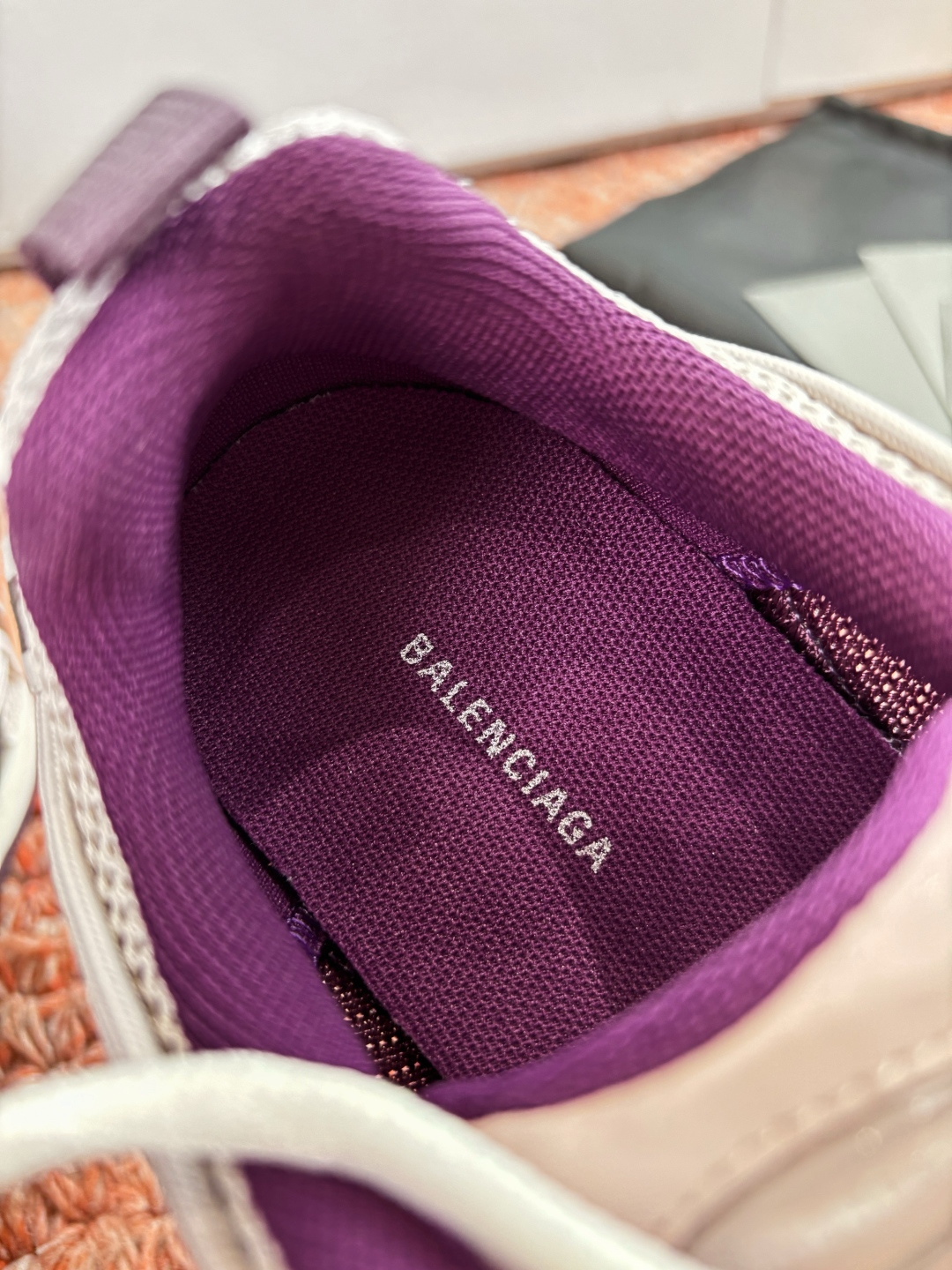 🌾G177顶级巴黎世家：从3XL到薄底鞋随Loewe、Bottega Veneta之后，我注意到Bale