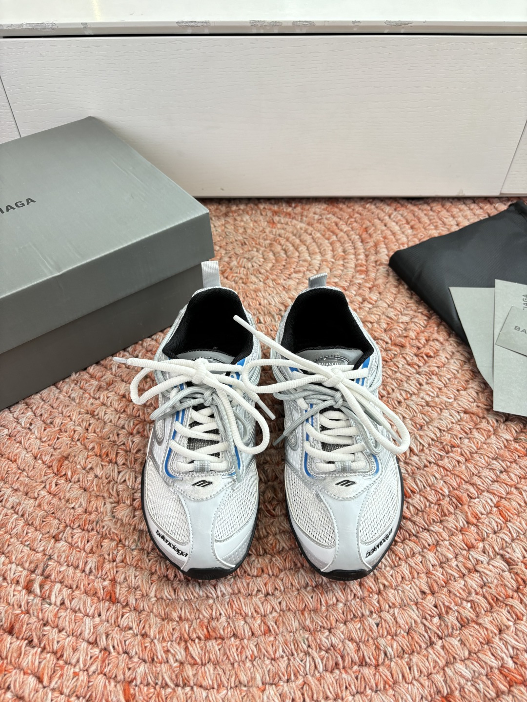 🌾G177顶级巴黎世家：从3XL到薄底鞋随Loewe、Bottega Veneta之后，我注意到Bale