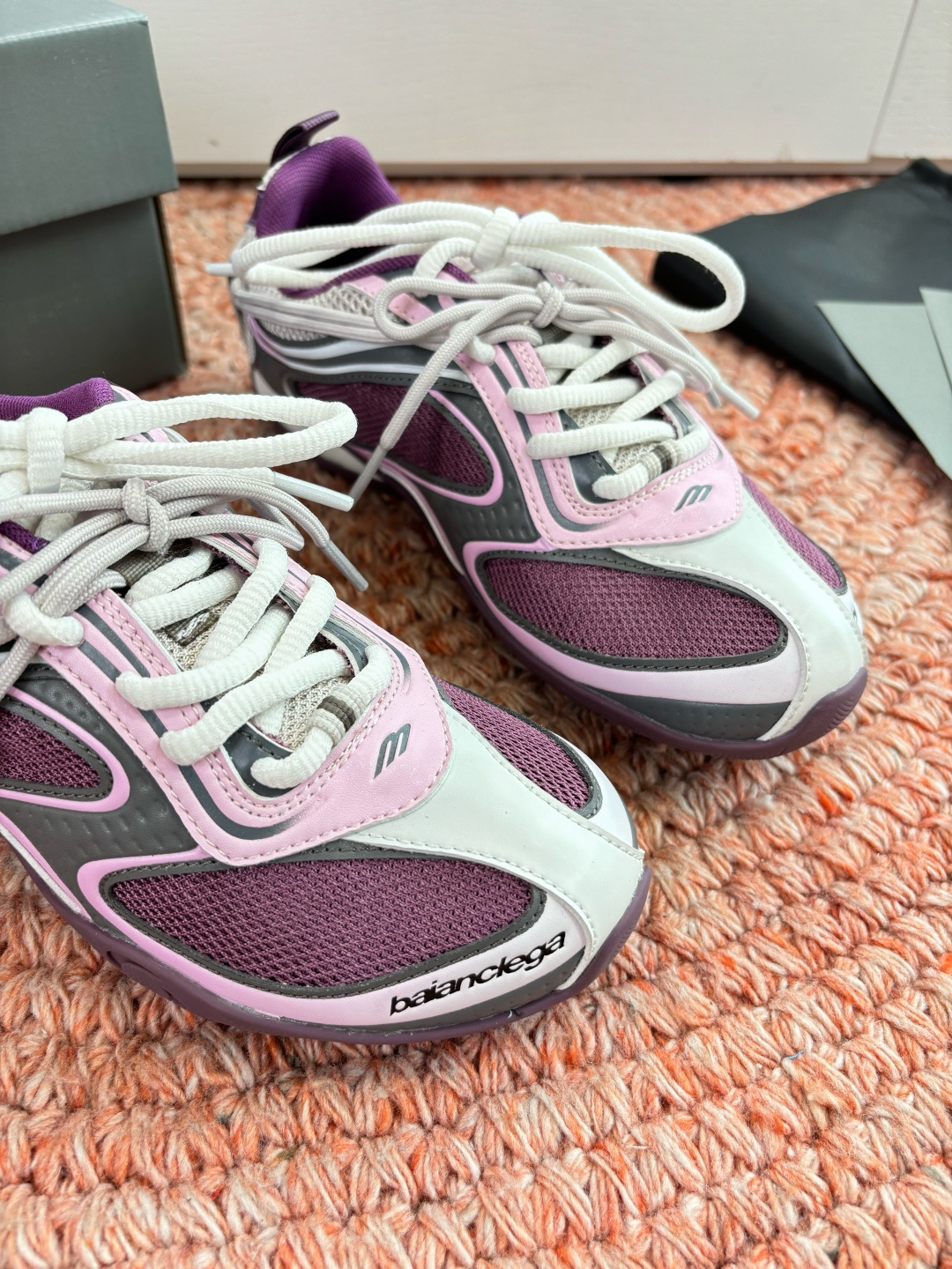 🌾G177顶级巴黎世家：从3XL到薄底鞋随Loewe、Bottega Veneta之后，我注意到Bale