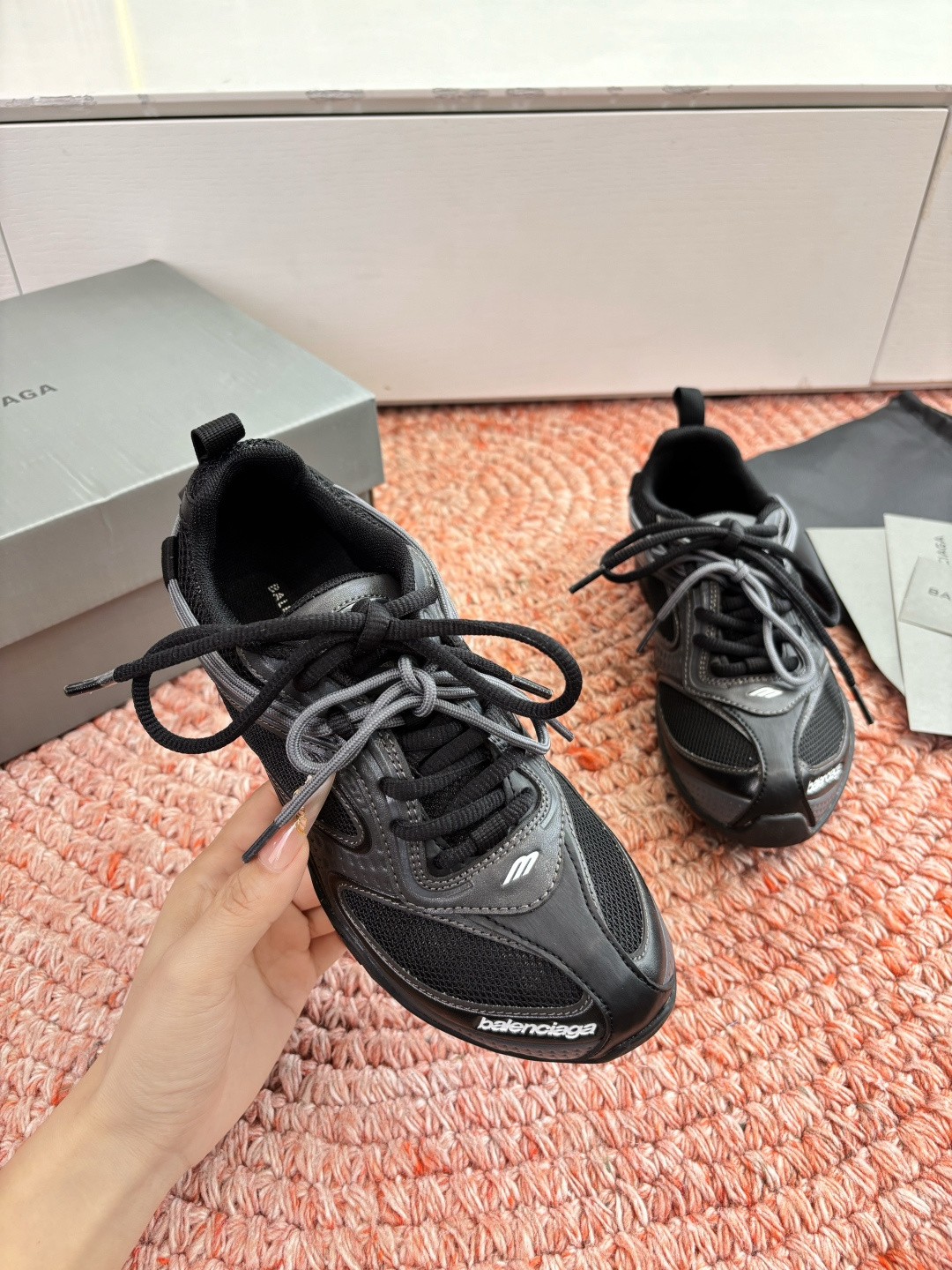 🌾G177顶级巴黎世家：从3XL到薄底鞋随Loewe、Bottega Veneta之后，我注意到Bale