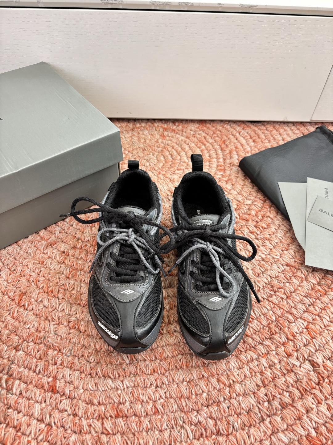 🌾G177顶级巴黎世家：从3XL到薄底鞋随Loewe、Bottega Veneta之后，我注意到Bale