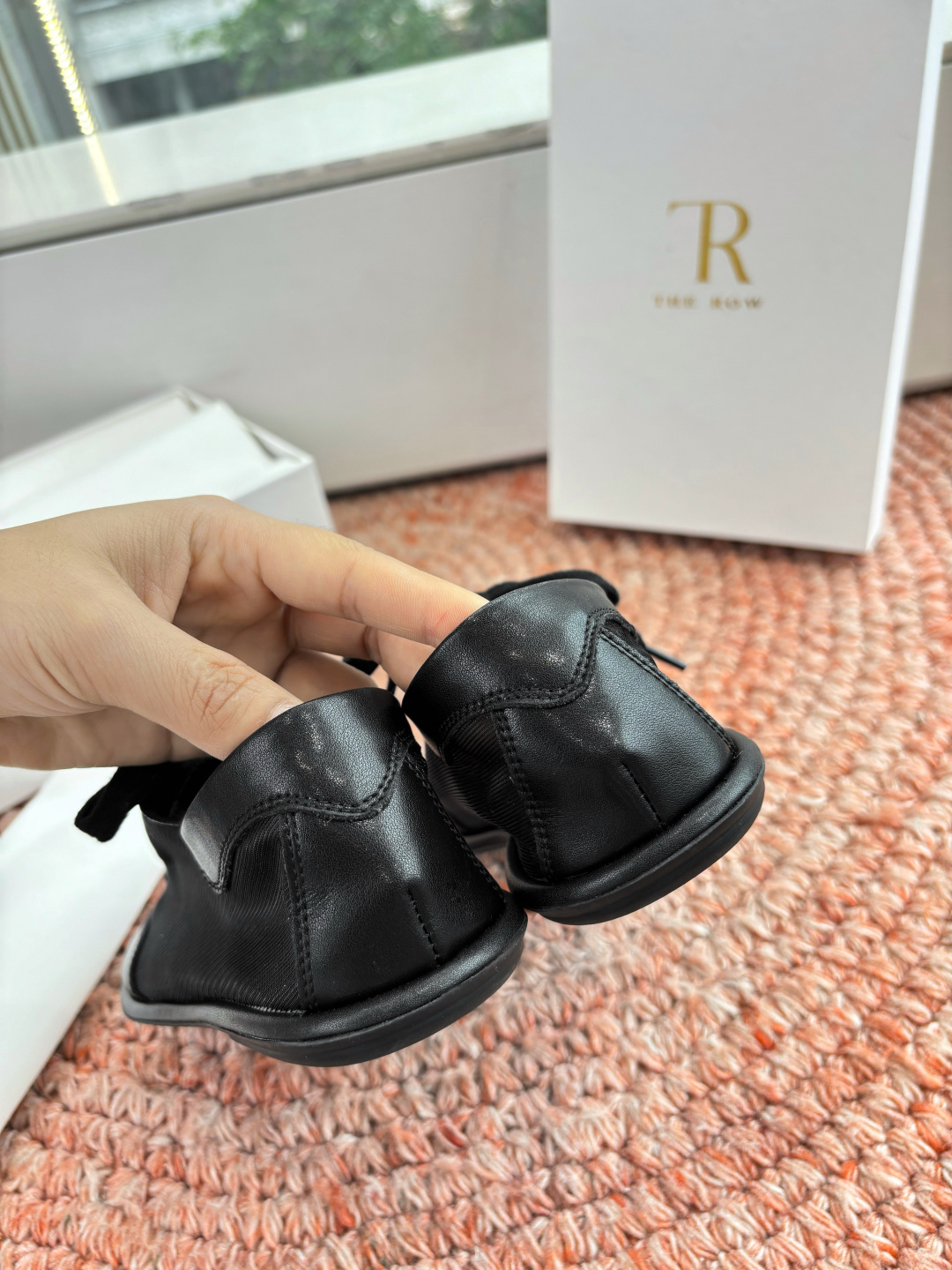 🌾G679所见即所得the ro*真皮圆头极简凉鞋真的是史上我穿过最最舒服的款式网纱玛丽珍乐福鞋太柔软啦
